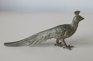 Curiosa - Vier metalen figuren van fazanten en pauwen kopen? Bied vanaf 1!