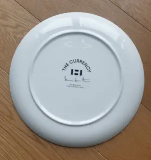 Damien Hirst - Porselein (Fine Bone China)- Heni uitgave -The Currency - Diameter 27 cm kopen? Bied vanaf 75!