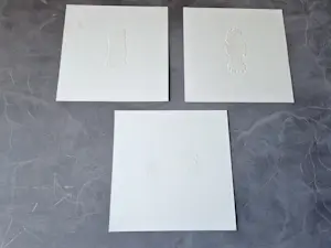 Yoka Voorbach - drie abstracte handgekleurde reliëf etsen - zeer kleine oplage (25) kopen? Bied vanaf 48!