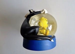 Curiosa - Warner Bros - Snowglobe "Tweety en Silvester" - Leuk Kerst item kopen? Bied vanaf 1!