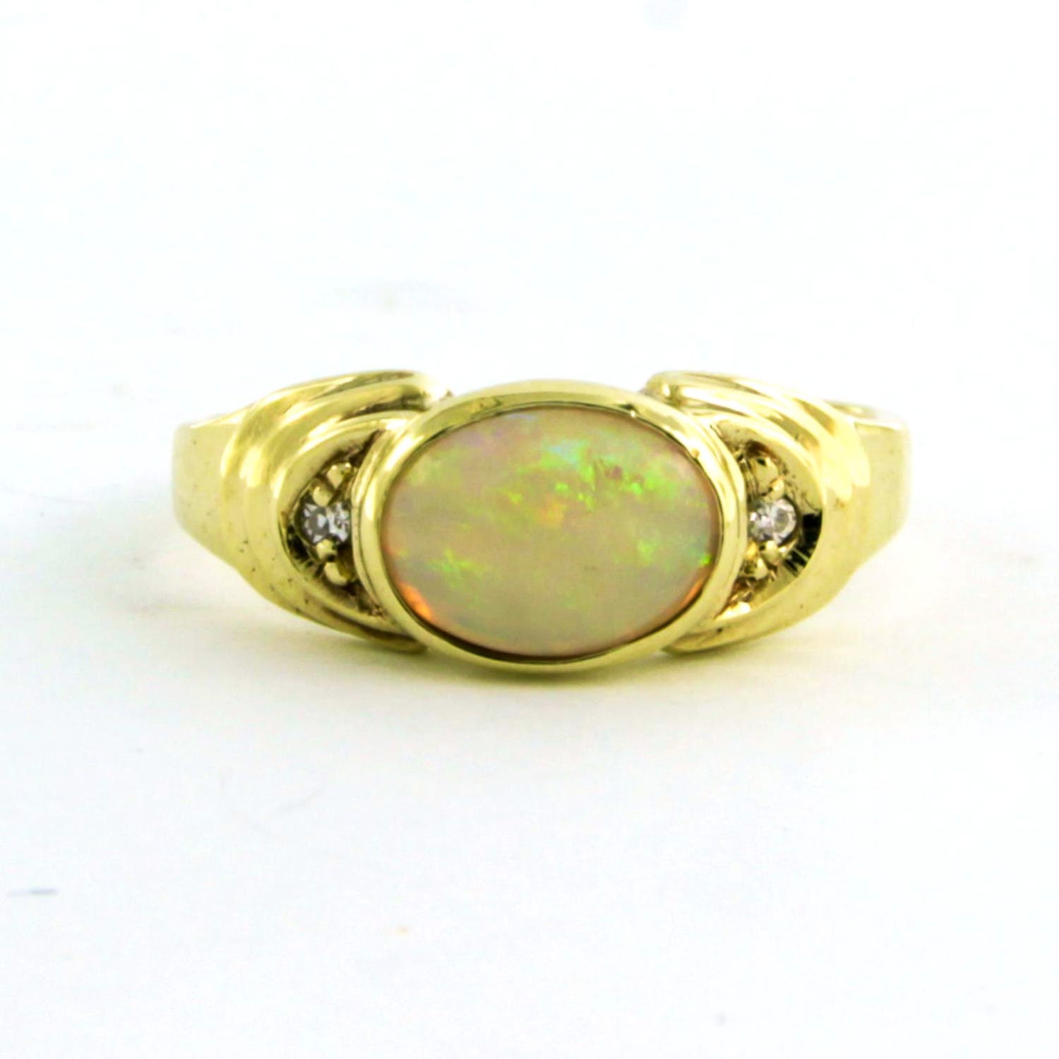BWG gele ring bezet met opaal en single cut geslepen diamant tot. 0.02ct kopen? Bied vanaf 110!
