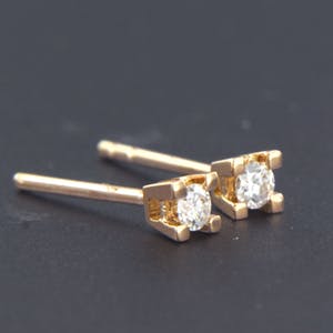 18K Goud - rosé gouden oorknoppen bezet met 0.10 ct diamant kopen? Bied vanaf 160!