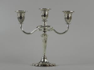 Curiosa - 2- armige verchroomde kandelaar kopen? Bied vanaf 1!