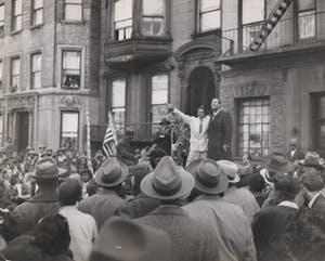 Richard Saunders - Crowd in Harlem New York, gelatinezilverdruk kopen? Bied vanaf 125!