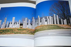 Sol LeWitt - Concrete Block Structures, hardcover 2002 & extra zw/w foto Bilbao kopen? Bied vanaf 125!