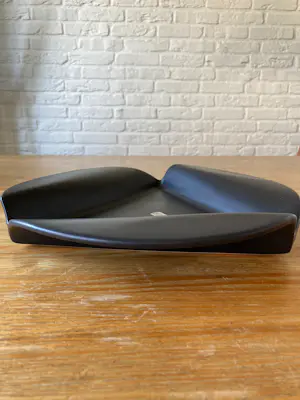 Jeroen Bechtold - Elegante design schaal van Jeroen Bechtold – sculpturaal , jaren 80ig kopen? Bied vanaf 75!