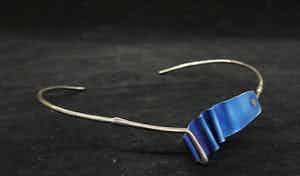 Huub Mikx - Zilveren spang-collier met wisselplaatjes verkocht voor € 1!