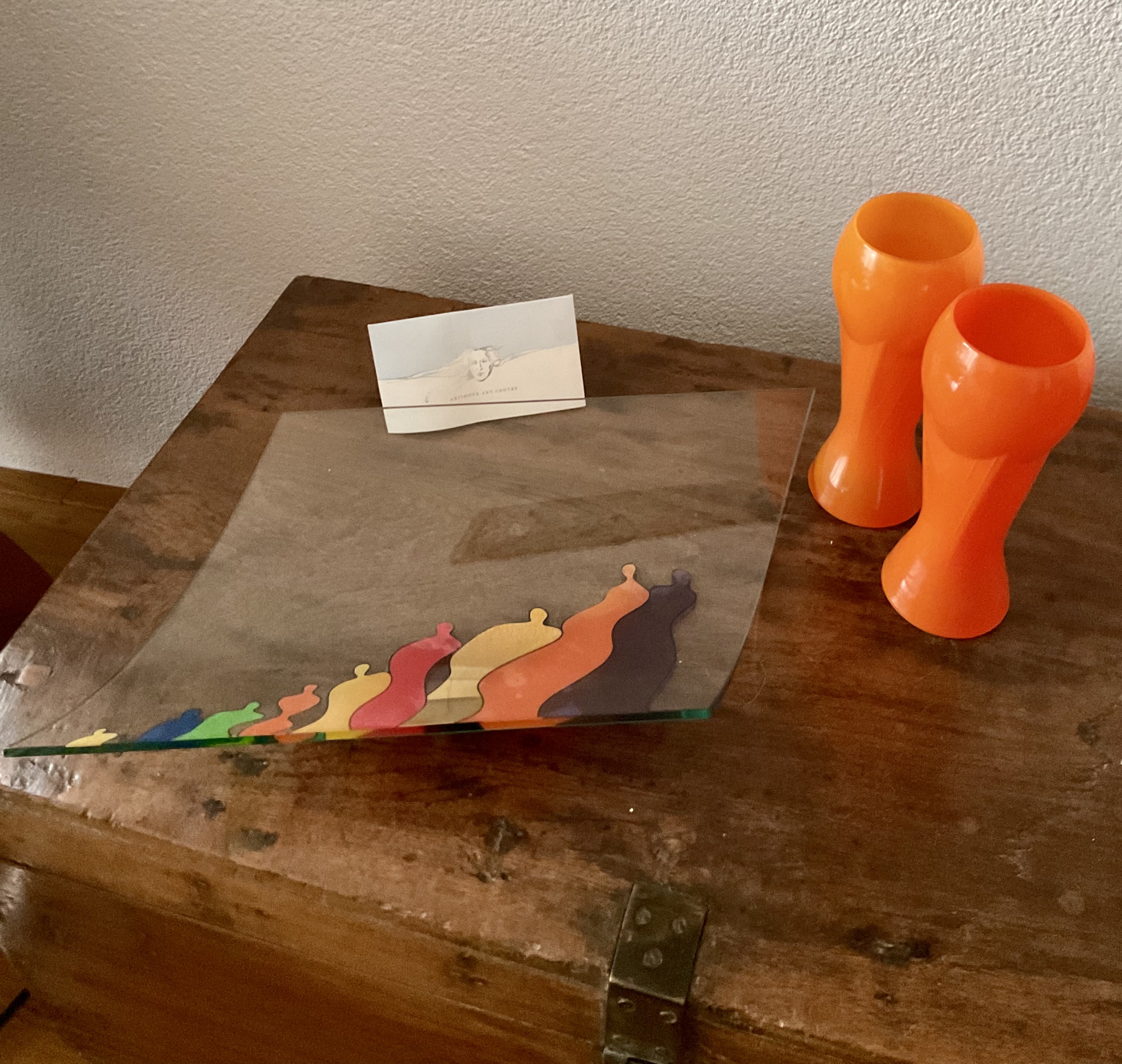 Buy Corry Ammerlaan - Schaal, zwaar glas en 2 Artdeco oranje vazen? Bid from 20!
