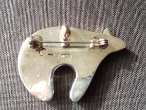 1e gehalte Zilver - Kleurrijke broche in de vorm van een gestileerd dier kopen? Bied vanaf 1!