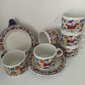 AcheterVilleroy en Boch - serie Troubadour, mokken/soepkommen en bordjes? Enchérissez de 1!