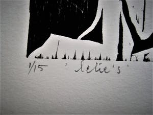 Ina Brekelmans - Verstilde kleine oplage (15) Houtsnede op papier "Lelie's" gesigneerd kopen? Bied vanaf 26!