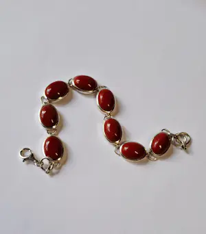 Nieuw Sterling zilveren armband gezet met bloed koraal kopen? Bied vanaf 125!