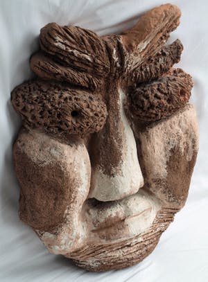 Niet of onleesbaar gesigneerd - Aardewerk (chamotte) en verf, ‘Hoofd’ – hoogte 44 cm kopen? Bied vanaf 1!