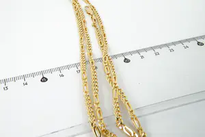 05  - Lang 14Krt geel gouden collier met karakteristieke Figaro schakels kopen? Bied vanaf 470!