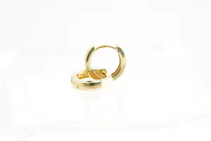 40 - 1 Paar (zo goed als nieuw) geel-gouden 18 Krt oorringen - Creolen model kopen? Bied vanaf 100!