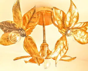 Willy Daro - Deckenlampe Messing vergoldet mit Blumenmuster für Massive 1970er Jahre kopen? Bied vanaf 300!