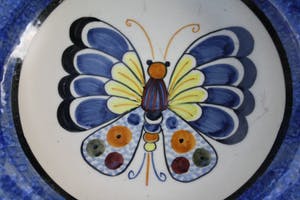 Niet of onleesbaar gesigneerd - Drie Prachtige Keramische Zeer Oude Borden gemaakt in Talaverda (Spanje) en Ver kopen? Bied vanaf 1!