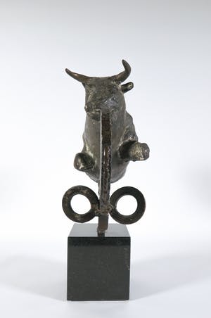 Wim Steins - Moderne compositie met stier in brons en ijzer kopen? Bied vanaf 1000!