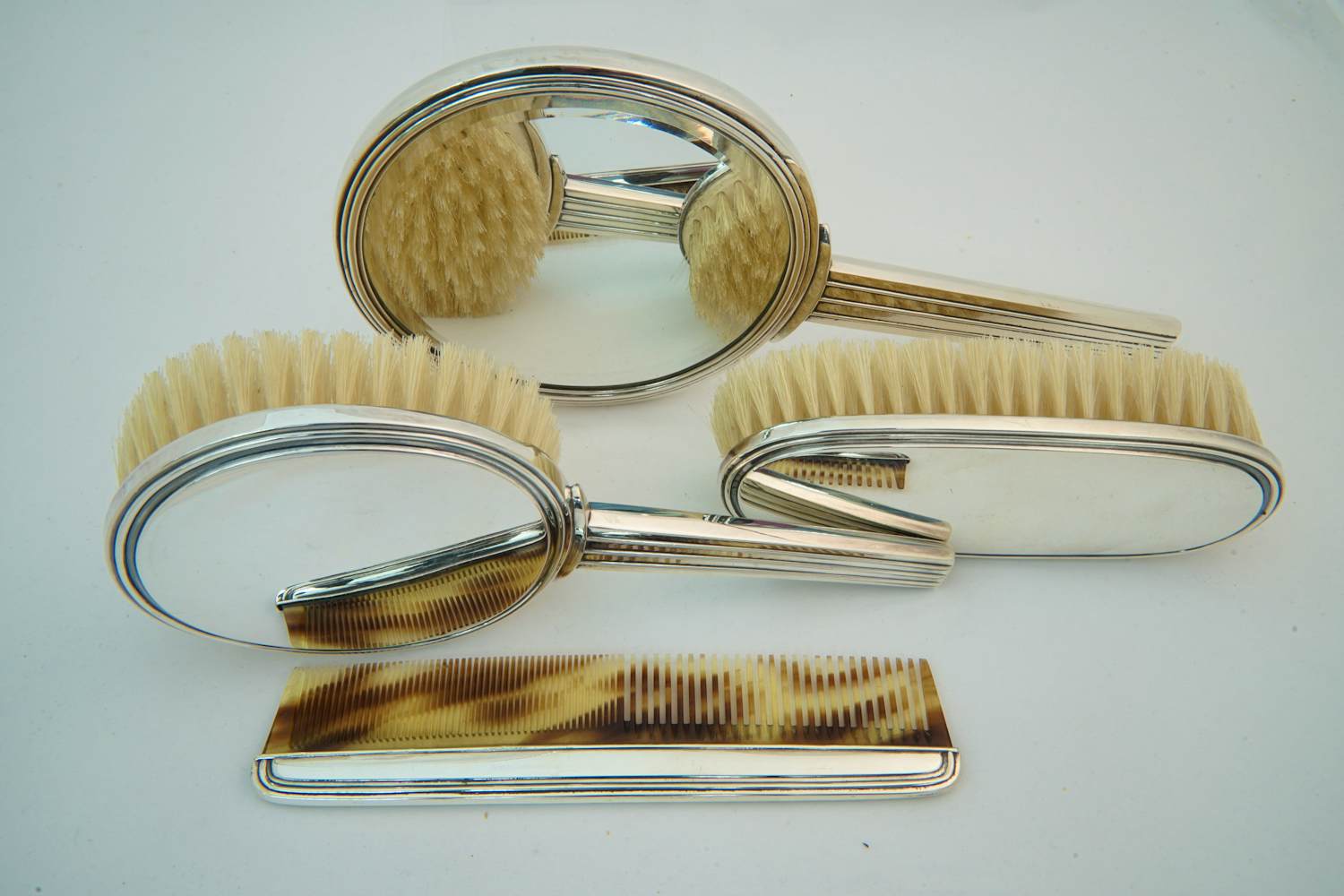 99 - Art-Deco 1920 4-delige gedeeltelijk sterling zilveren Kap-set kopen? Bied vanaf 320!