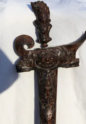 Niet of onleesbaar gesigneerd - Een bijzondere Oude, (LUK 11), Unieke Indonesische Balinese Kris/Keris, kopen? Bied vanaf 1!