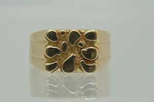 42 - Massief 18 Krt gouden heren ring met fraaie "nugget" afwerking kopen? Bied vanaf 380!