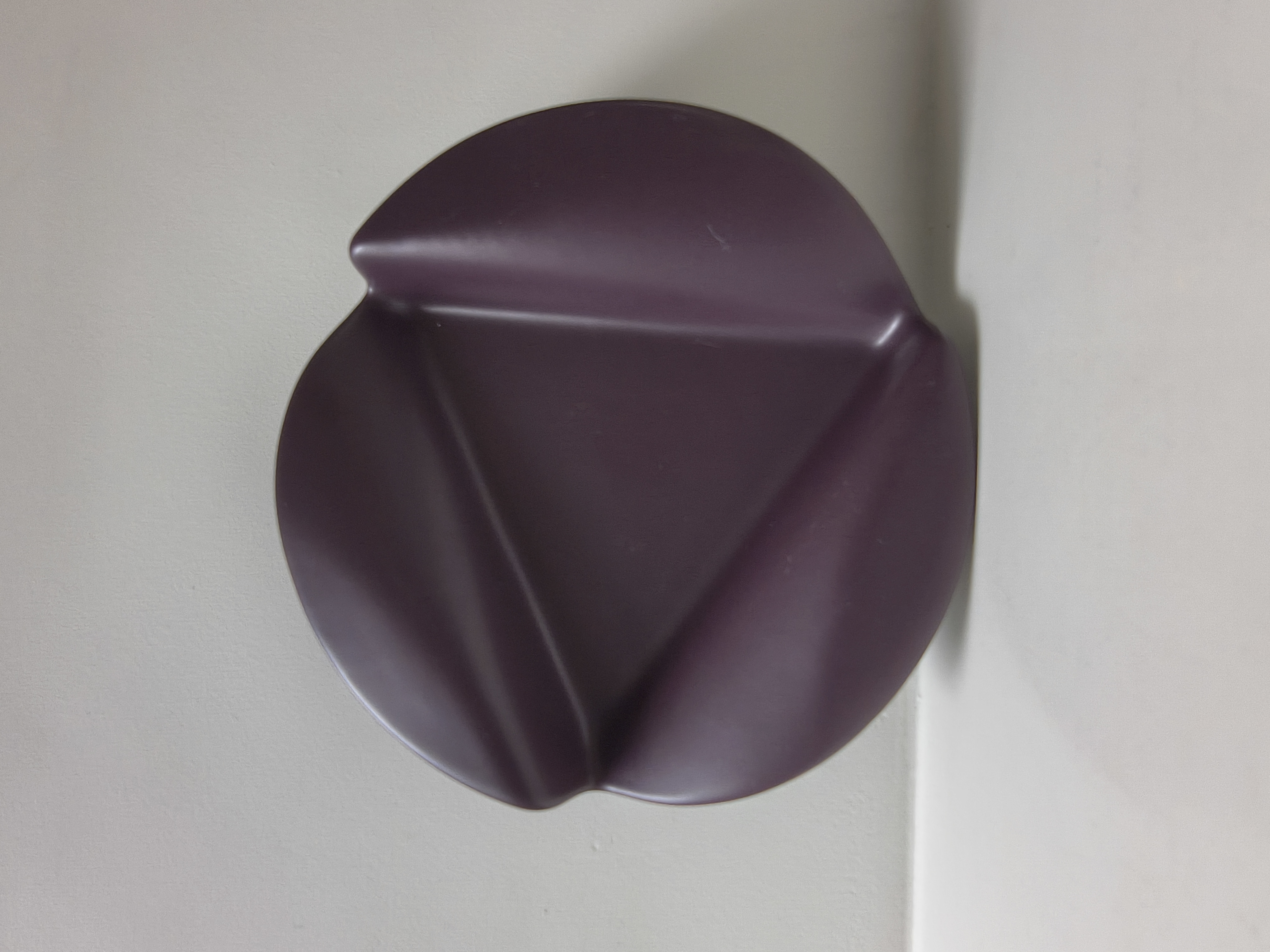 Buy Jeroen Bechtold - Design schaaltje in de zeldzame diepe auberginekleur? Bid from 35!