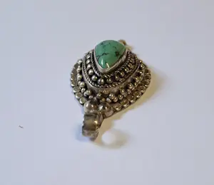 Meer dan 140 jaar Navajo hanger met Turquoise kopen? Bied vanaf 100!