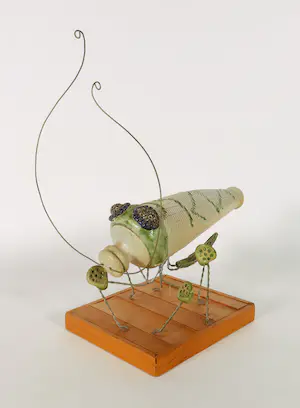 Agnes Berck - Twee insecten van keramiek en ijzer kopen? Bied vanaf 50!