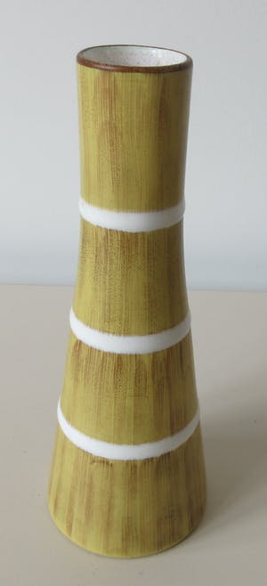 Plateelbakkerij Zuid-Holland - Fifties platelen vaasje met faux bamboe decor Opaal kopen? Bied vanaf 28!