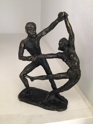 Astrid Veldhuyzen-Koppen - Sculptuur “ DANSPAAR “. Gesigneerd kopen? Bied vanaf 75!