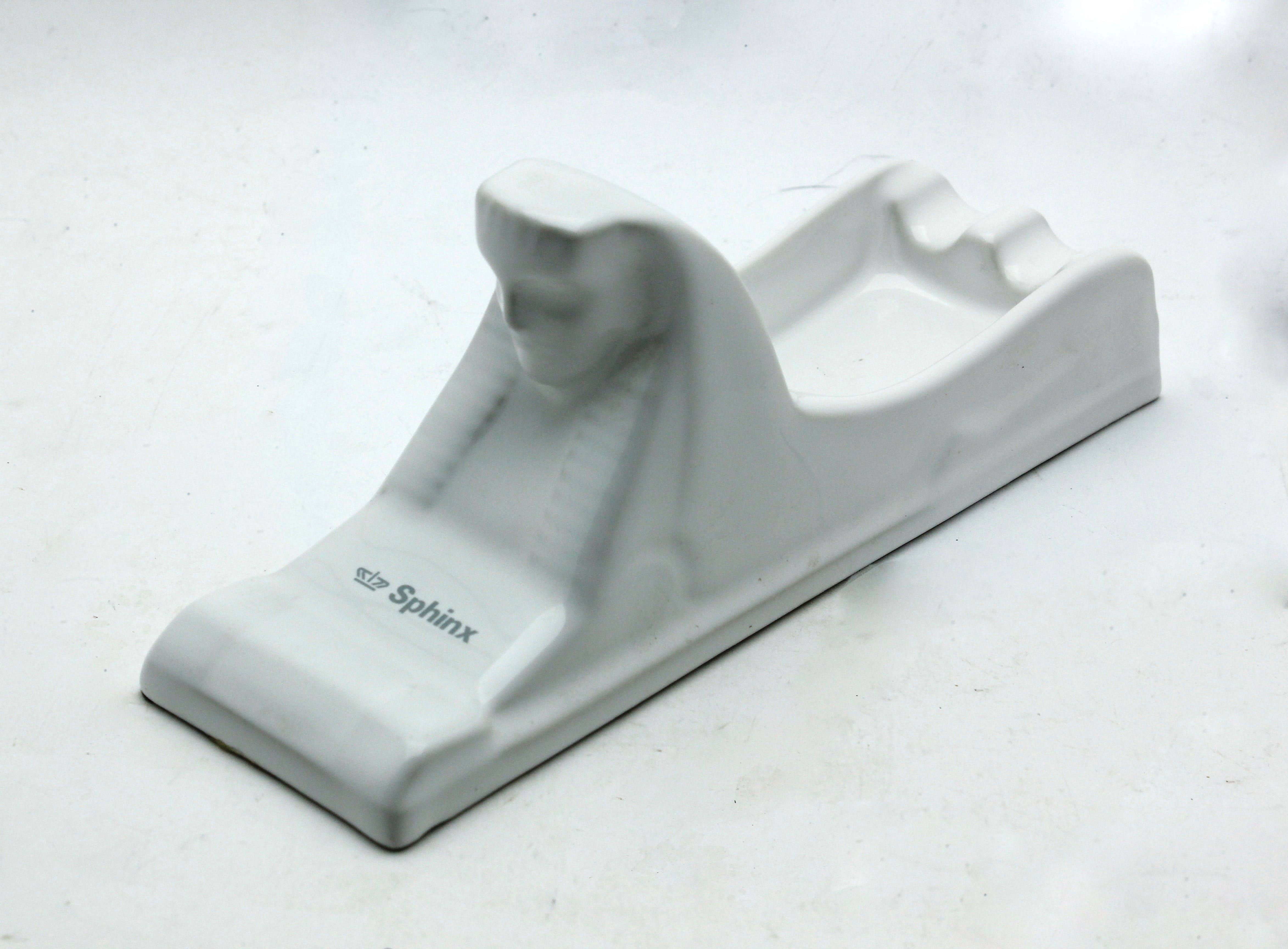 De Sphinx - Iconische wit mat geglazuurde aardewerk asbak 'sphinx' 1960's kopen? Bied vanaf 9!
