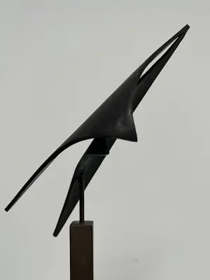 Ton Koops - bronzen sculptuur | 'Fokzeilen' | 1987 kopen? Bied vanaf 450!