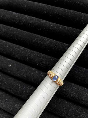 18kt gouden diamanten ring+saffier, maat 54/17,25, 4,06 gr kopen? Bied vanaf 250!