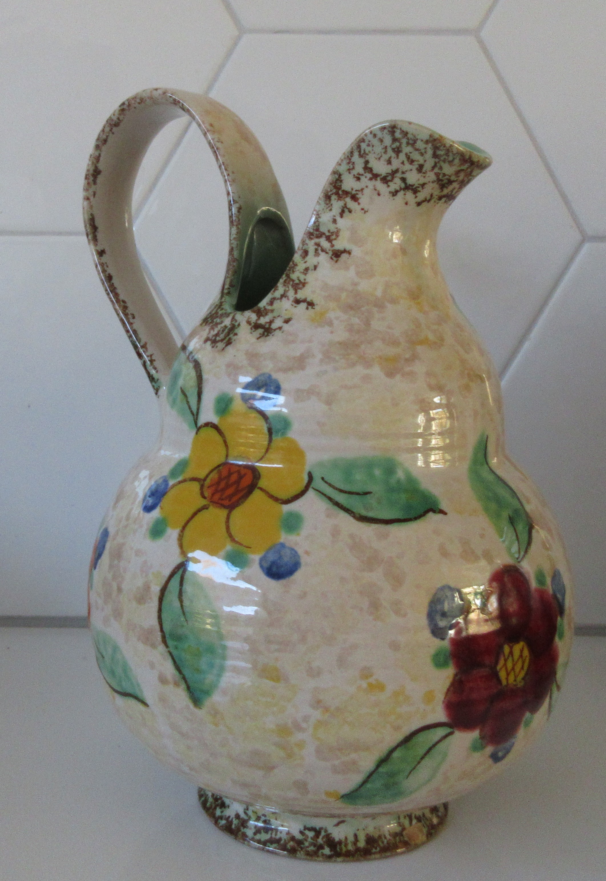 Niet of onleesbaar gesigneerd - Angelo Kunstaardewerk - Grote platelen snavelkan decor Bemo kopen? Bied vanaf 1!