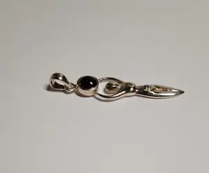 Nieuw  zilveren Godin van de Aarde, Gaia hanger met Amethist kopen? Bied vanaf 35!