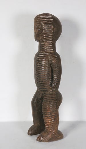 Ngbaka - Zwaar houten beschermbeeld met voor de helft scarificaties kopen? Bied vanaf 1!