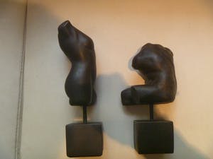 Curiosa - 3 sculpturen - twee torso's en een naakte man op zijn knieen kopen? Bied vanaf 50!