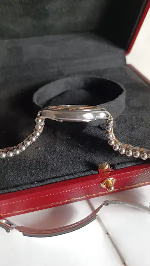 Dames uurwerk ´Cartier´ kopen? Bied vanaf 1400!