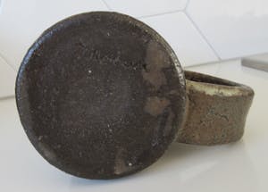 Mobach Keramiek - Grote Bruin aardewerken hengselkandelaar kopen? Bied vanaf 10!