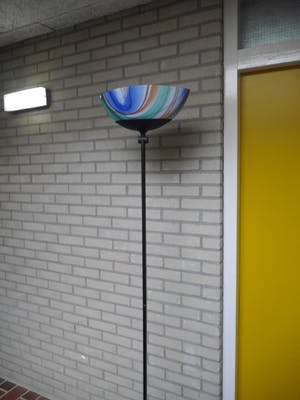 Niet of onleesbaar gesigneerd - fraaie lamp van italiaans design kopen? Bied vanaf 1!
