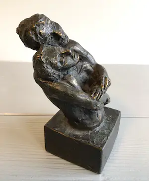 Astrid Veldhuyzen-Koppen - Sculptuur “ De omarming “ kopen? Bied vanaf 89!
