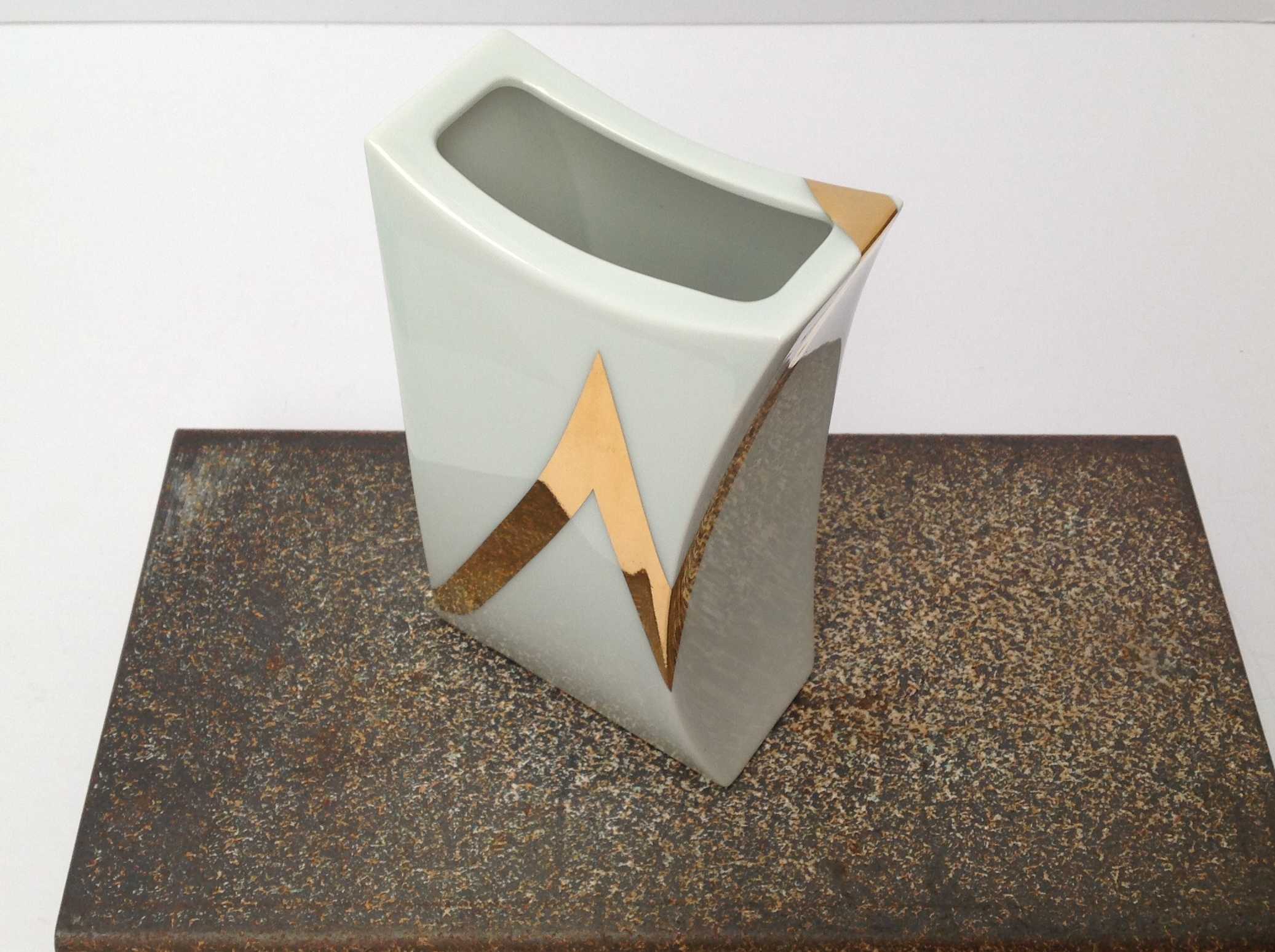 Jan van der Vaart - Prachtig vaasje, porselein Rosenthal, genummerd 3796/18 kopen? Bied vanaf 65!