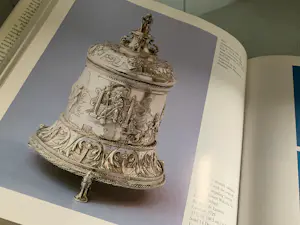 Diverse kunstenaars - Mark Wrey and Anne Montefiore - CHRISTIE'S (Review of the Seaon 1989) Hardcover kopen? Bied vanaf 25!