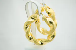 36 - Groot paar geel-gouden & "gedraaide" 18 Krt oorringen - geblazen kopen? Bied vanaf 590!