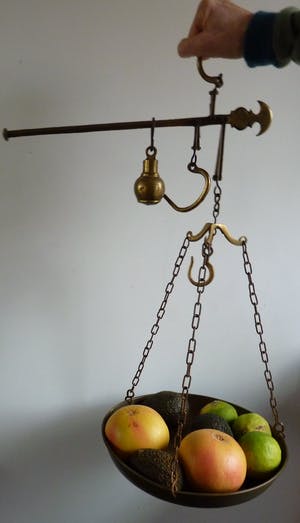 Curiosa - Koperen hangweegschaal kopen? Bied vanaf 1!