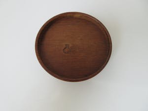 Niet of onleesbaar gesigneerd - Hand geblazen midcentury amber glazen voorraadpot met teakhouten deksel kopen? Bied vanaf 1!