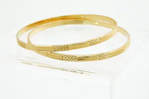 39 - TWEE (2) Aziatische 20 karaats gouden afgewerkte armbanden met motief kopen? Bied vanaf 1060!