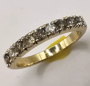Gouden ring met 9 diamanten kopen? Bied vanaf 290!