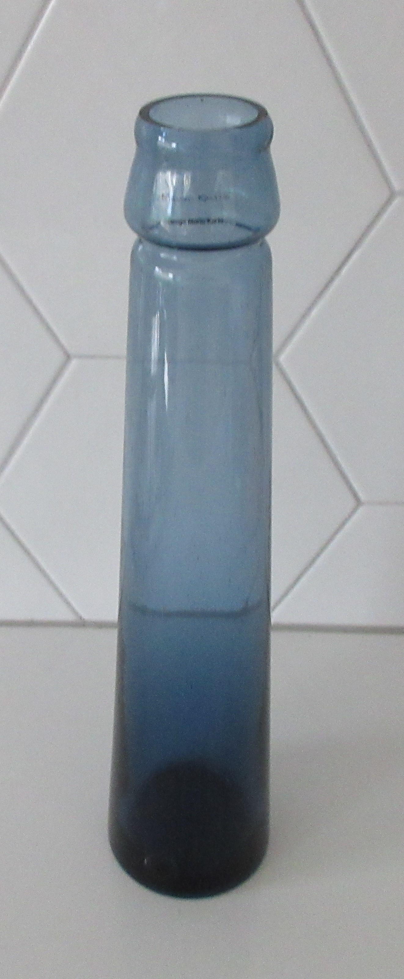 Maria Kariis - Blauwe grijze hand geblazen glazen slanke vaas kopen? Bied vanaf 14!