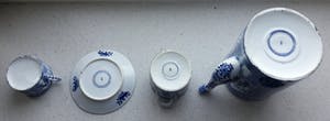 N.V. Porselein- en Tegelfabriek Mosa - Lange Lijs servies - Theepot, suikerpot en 8 kopjes en schoteltjes kopen? Bied vanaf 30!